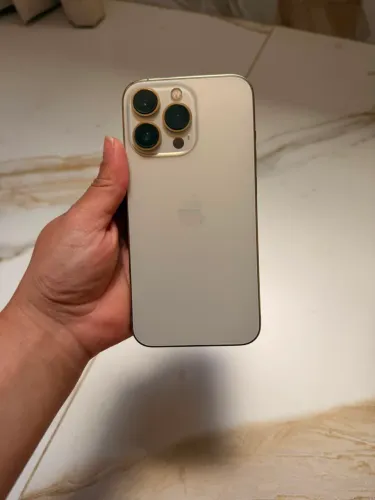 iPhone 13 Pro Dourado - Valor negociável
