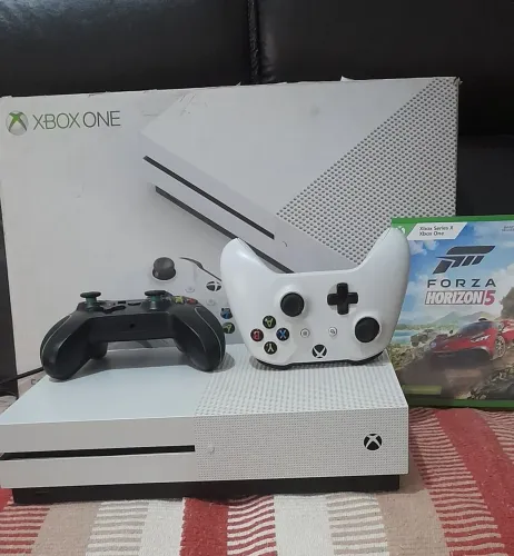 Vendo Xbox One S