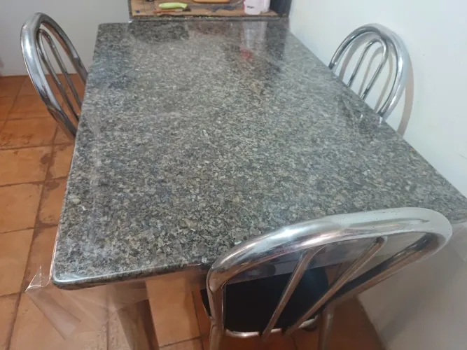 Mesa de mármore