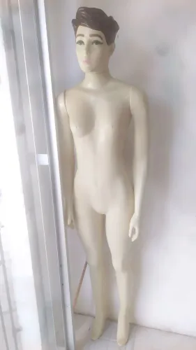 Manequim feminino