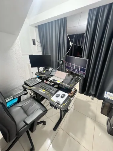 Estúdio Profissional Completo - 3 Câmeras Canon + RØDE + Iluminação - Pronto para Uso