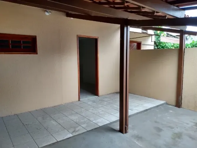 Imóvel, servindo para moradia ou negocio,90 m², em frente a HapVida da Washington Soares.