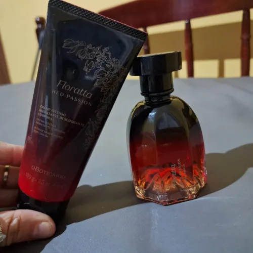 FLORATA RED PASSION - O BOTICÁRIO - PERFUME E HIDRATANTE