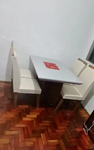 Mesa de Jantar com 4 Cadeiras