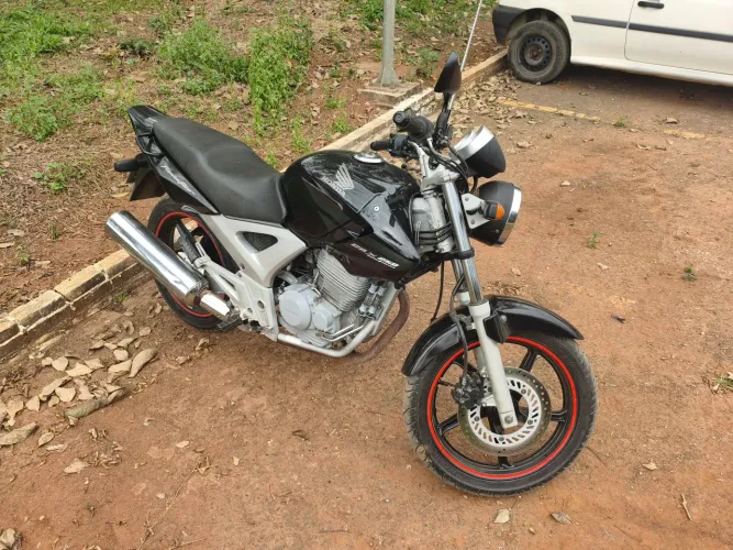 Vendo ou troco Twister 2007