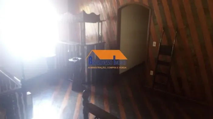 Prédio Comercial de 4 quartos no bairro São Cristóvão