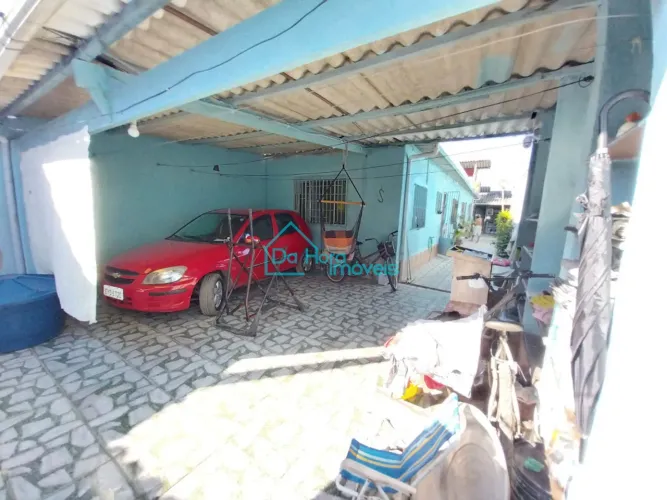 ótima casa com 2 quartos sendo 1 suíte, 2 vagas de garagem e edícula a venda em mongaguá