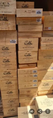 Caixas de vinho em madeira