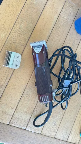 Maquina de tosa oster A5 + lâminas 10 e 4