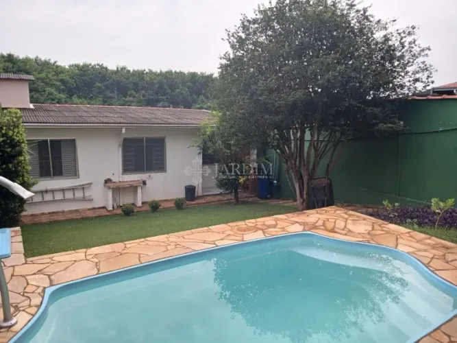 CASA COM PISCINA E EDICULA | JUPIÁ | VENDA