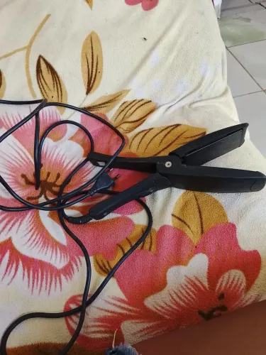 Vendo chapinha esquenta bem alisa cabelo 