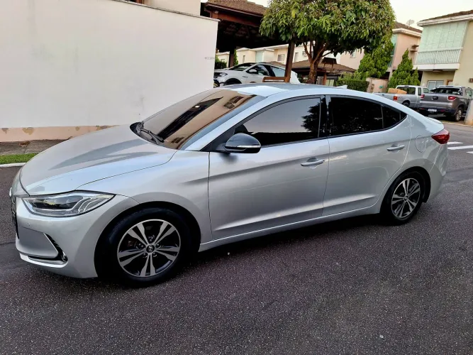 Hyundai Elantra 2.0 16V Flex Aut. 2018
