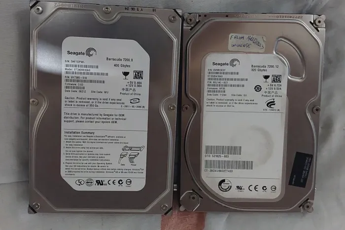 2 hdpeças  HD 400 / 1 HD 320 defeito pra tira peças 