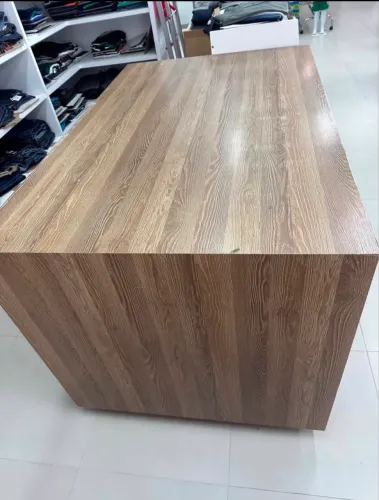 Balcão grande para loja roupas