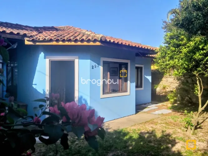 Casa a venda em terreno de 360m², espaço e muita natureza.