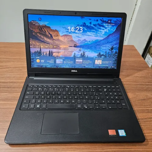 Dell Inspiron 15 3576 Intel i7-8550U 8GB 240GB + Video AMD Radeon 520 2GB Tela 15.6 HD
