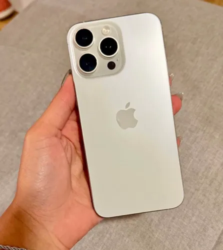 IPHONE 15 PRO 256 GB TITÂNIO ( APARELHO PERFEITO SEM DETALHES.)