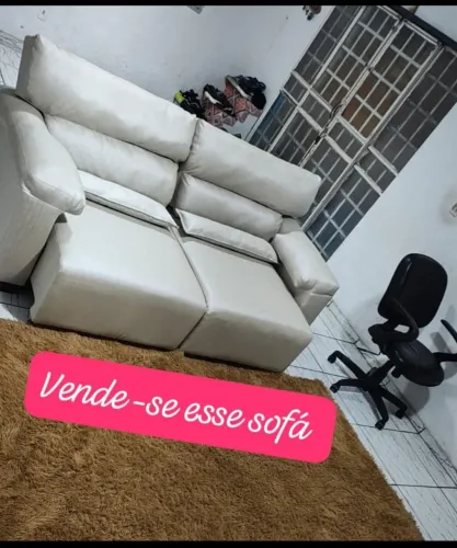 Sofá confortável e inclinável...