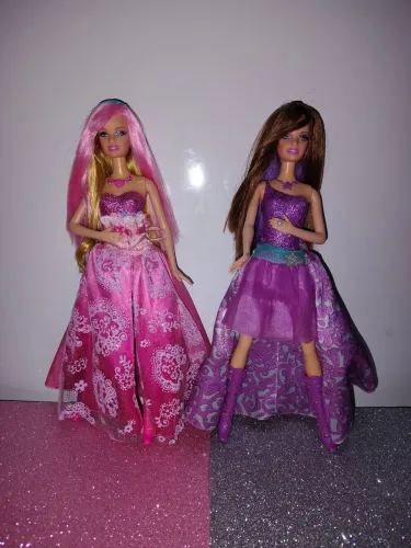 Lote Barbie do filme " A princesa e a popstar"