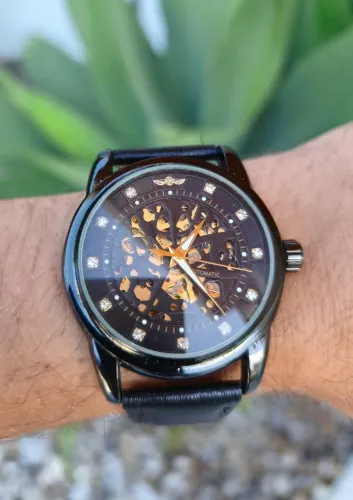 Relógio mecânico masculino Winner preto dourado pulseira couro