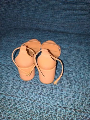 Sandália Feminina Salto Bloco Gabriela Nude - Elegante e Confortável