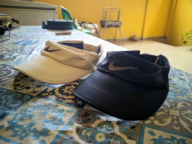 Viseiras Nike Feminina Featherlight Corrida / Beach Tennis