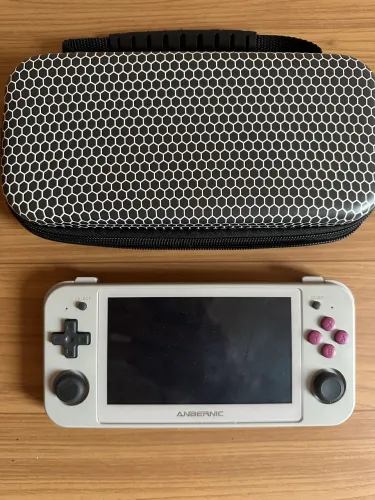 Console retrogaming Anbernic RG505