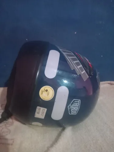 Capacete praticamente novo ,