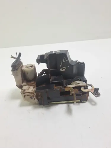 Fechadura Porta Traseira Esquerda Fiat Strada 2013/2014