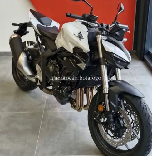 CB1000 Hornet 2027 stander