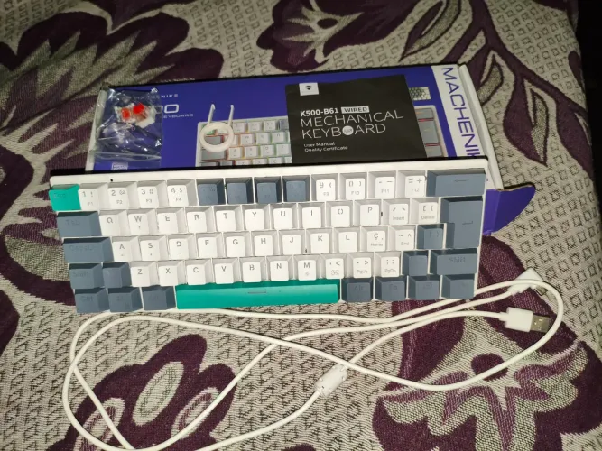 Teclado Mecânico K500-B61 60% RGB Branco