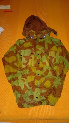 Antiga uniforme de combate do Exercito Italiano, anos 70-80.