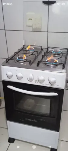Fogão 4 bocas funcionando perfeitamente