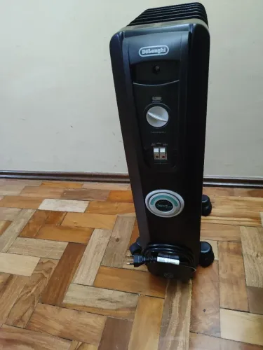 Aquecedor a Óleo DeLonghi 127V | Estado de Novo | Econômico