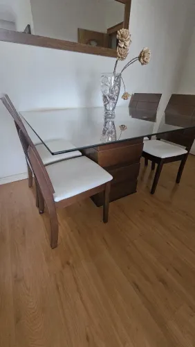 Mesa de jantar de vidro
