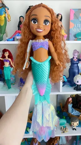 Boneca Ariel Live-Action bebê/modelo toddler- Disney A Pequena Sereia