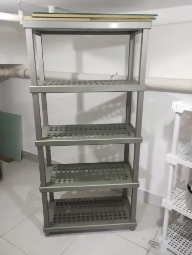 Estante desmontável e prática e muito resistente 