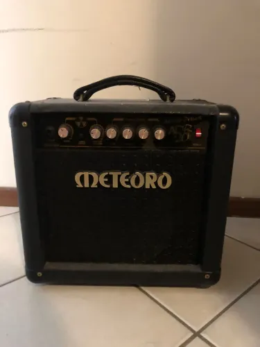 Amplificador Meteoro ADR 20 usado