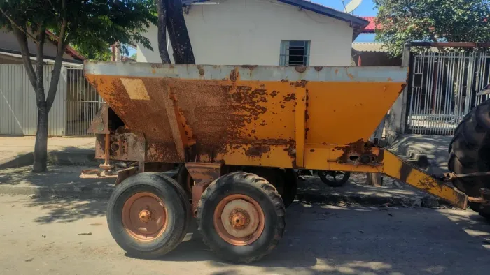 Distribuidora de calcário 5500 kl