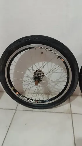 Par de aro 20 mas pneus kenda flame já com câmeras de ar