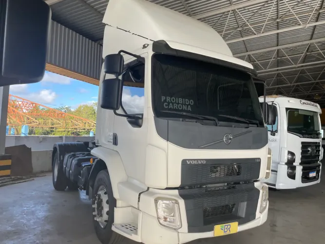 Volvo VM 330 4x2T 2022 Escolher