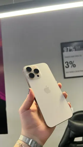 iPhone 16 Pro Max original um ano de uso