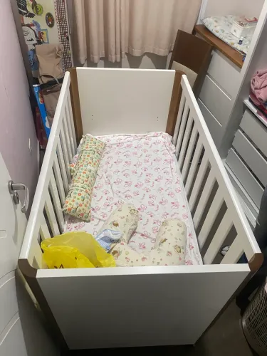 Berço que vira cama ótimo estado 