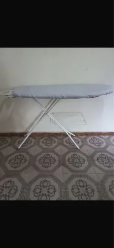 Vendo Passadeira de roupas conservada.