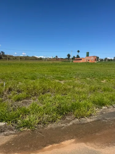 Terreno à venda em Jaguariúna-SP, bairro Recanto Camanducaia, 250m² de área! Venha conferi