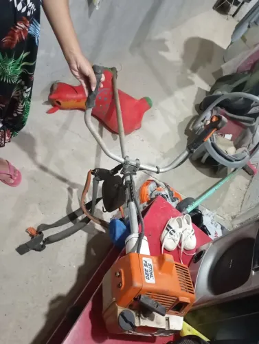 Roçadeira sthil 220