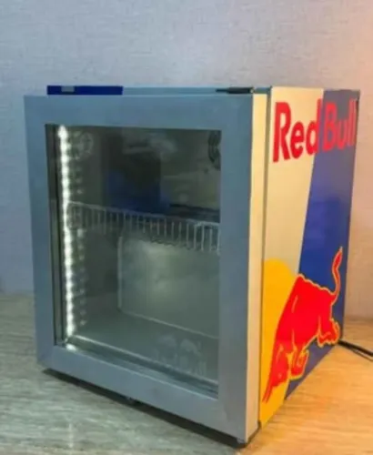 Mini geladeira expositora da Red Bull Original