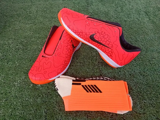 Chuteira Futsal Nike + Meia Antiderrapante