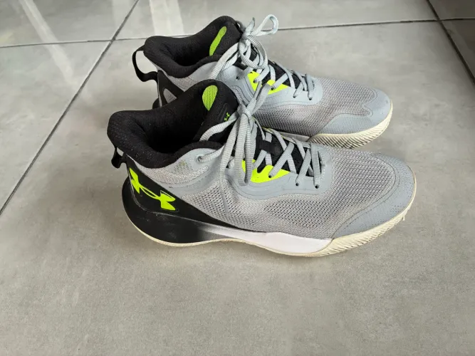 Tênis de Basquete/Volei Masculino Under Armour Bankshot