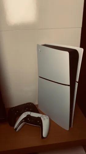 Ps5 Slim 1TB com 2 controles dualsense